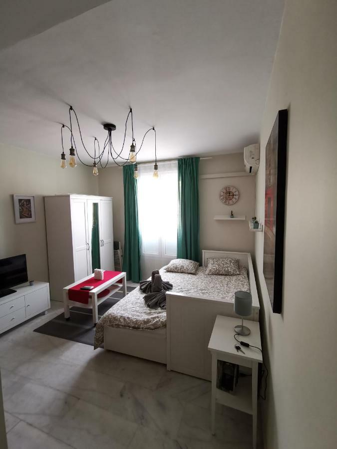 **** Genuar Apartments Malaga Center Zewnętrze zdjęcie