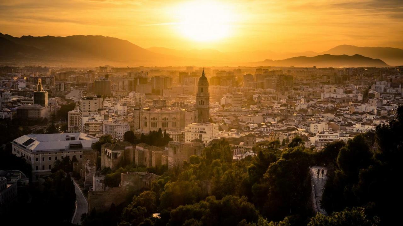 **** Genuar Apartments Malaga Center Zewnętrze zdjęcie